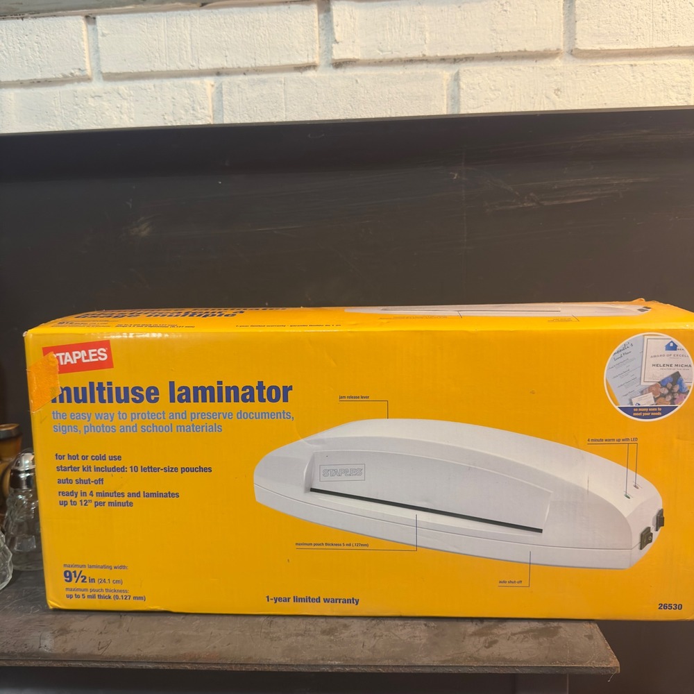 Staples Multiusage Laminator‎ Hot Cold Use 9.5 Inch Width Includes Starter Kit